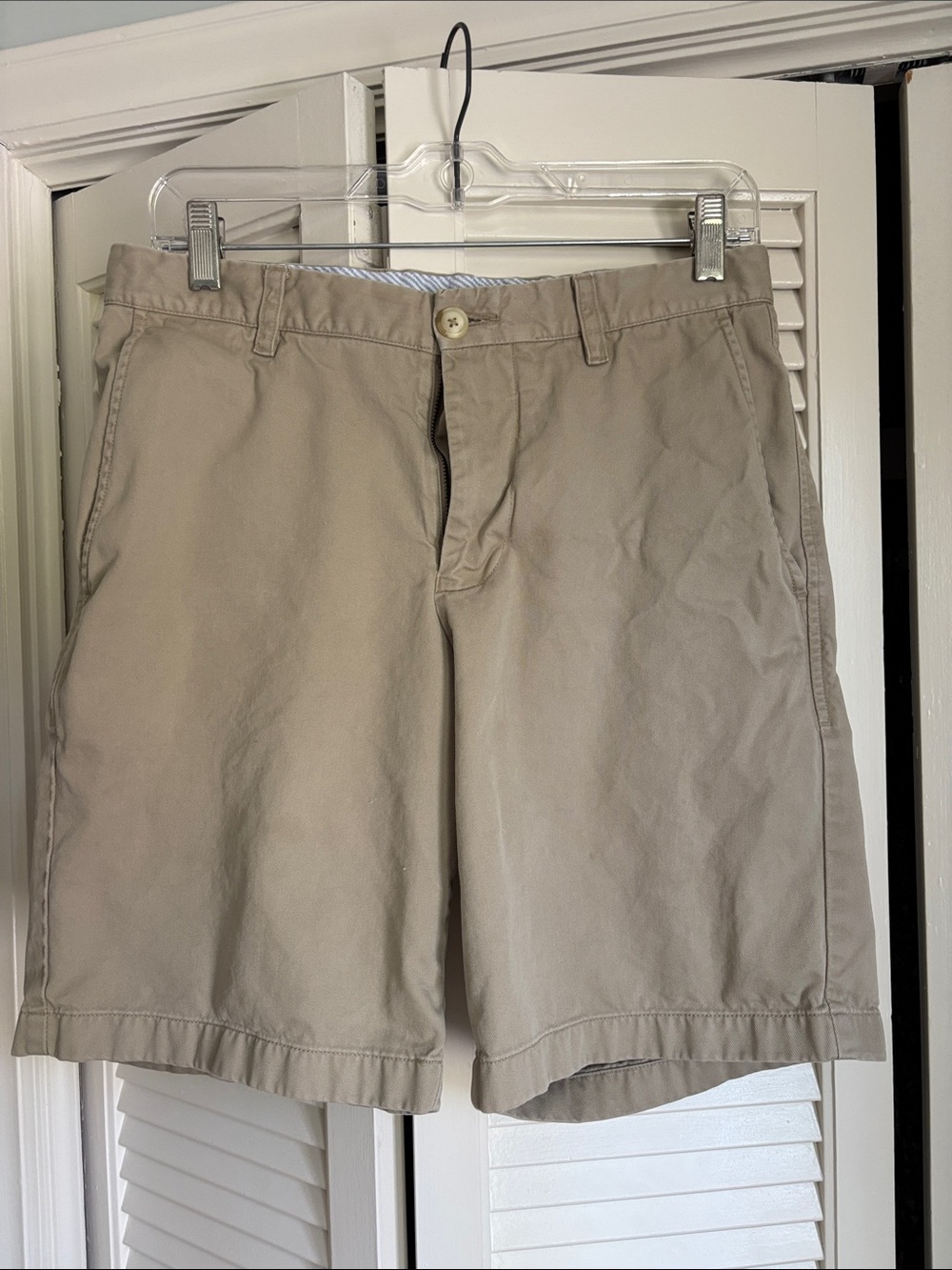Southern Tide Men’s Classic Khaki Flat-Front Shorts